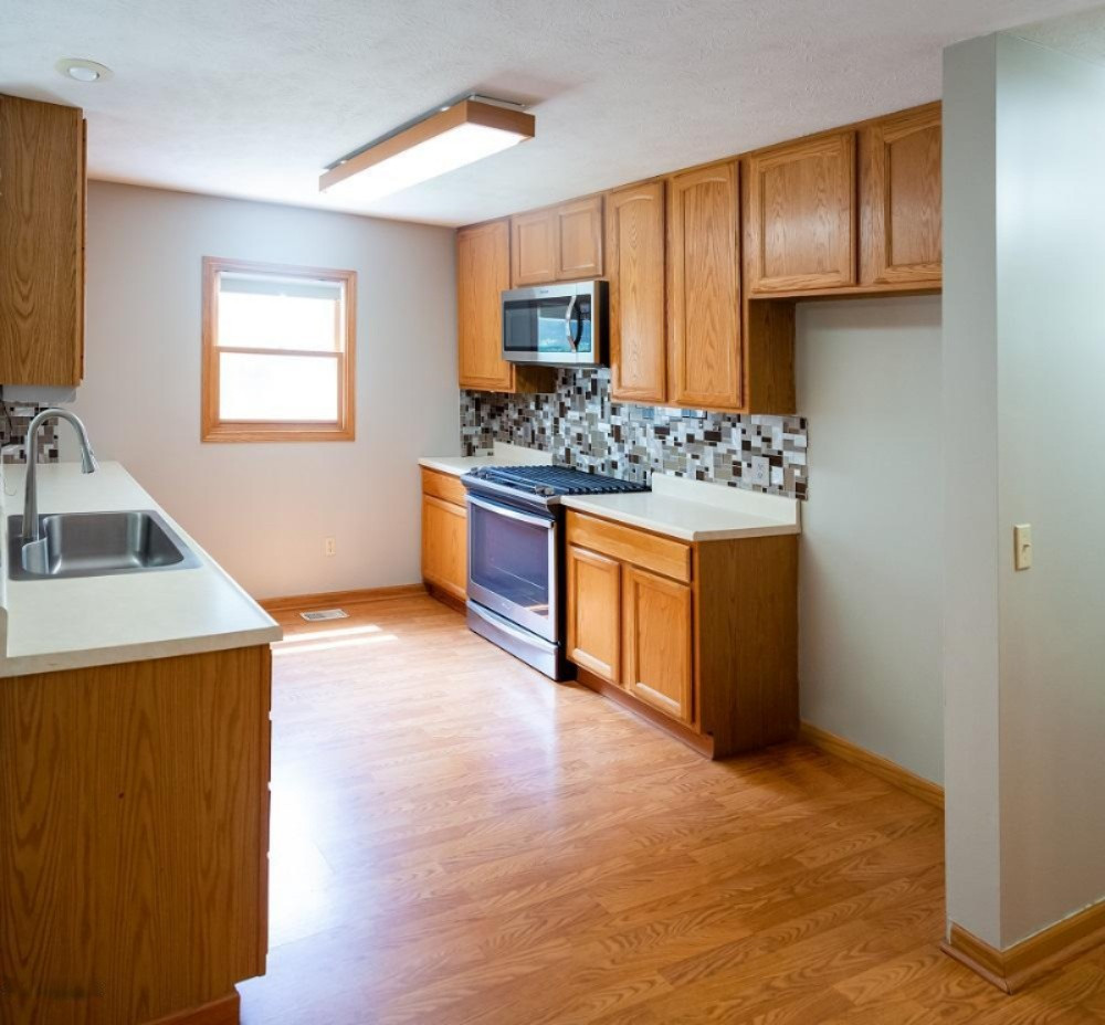 331 Pratt Road Kalamazoo, MI 49008 - Photo 9 of 29 28