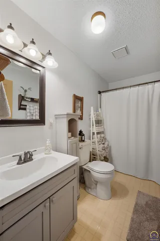 $349,900 | 12542 266th Road, Holton, KS 66436