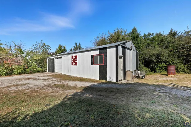 $349,900 | 12542 266th Road, Holton, KS 66436