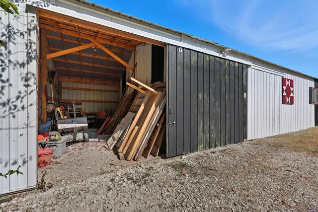 $349,900 | 12542 266th Road, Holton, KS 66436