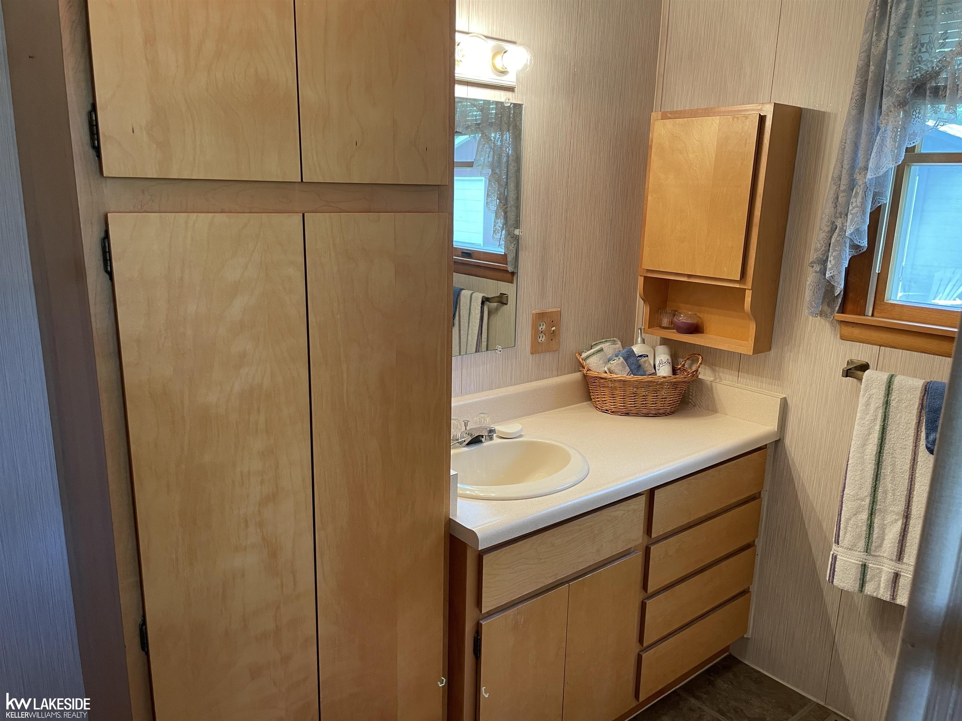 7599 Port Austin Road Pigeon, MI 48755 - Photo 18 of 27 50109870-17.JPG