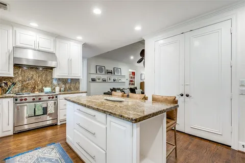 $975,000 | 7138 Westbrook Lane, Dallas, TX 75214