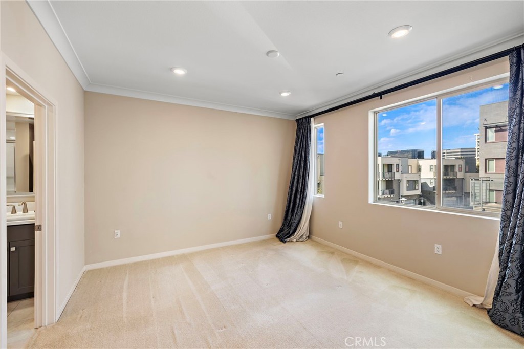 111 Bowery Irvine, CA 92612 - Photo 4 of 20 Primary Bedroom