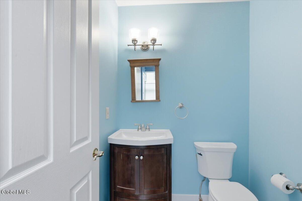 214 Colonial Avenue Albany, NY 12208 - Photo 27 of 46 39-036_MW2_7702