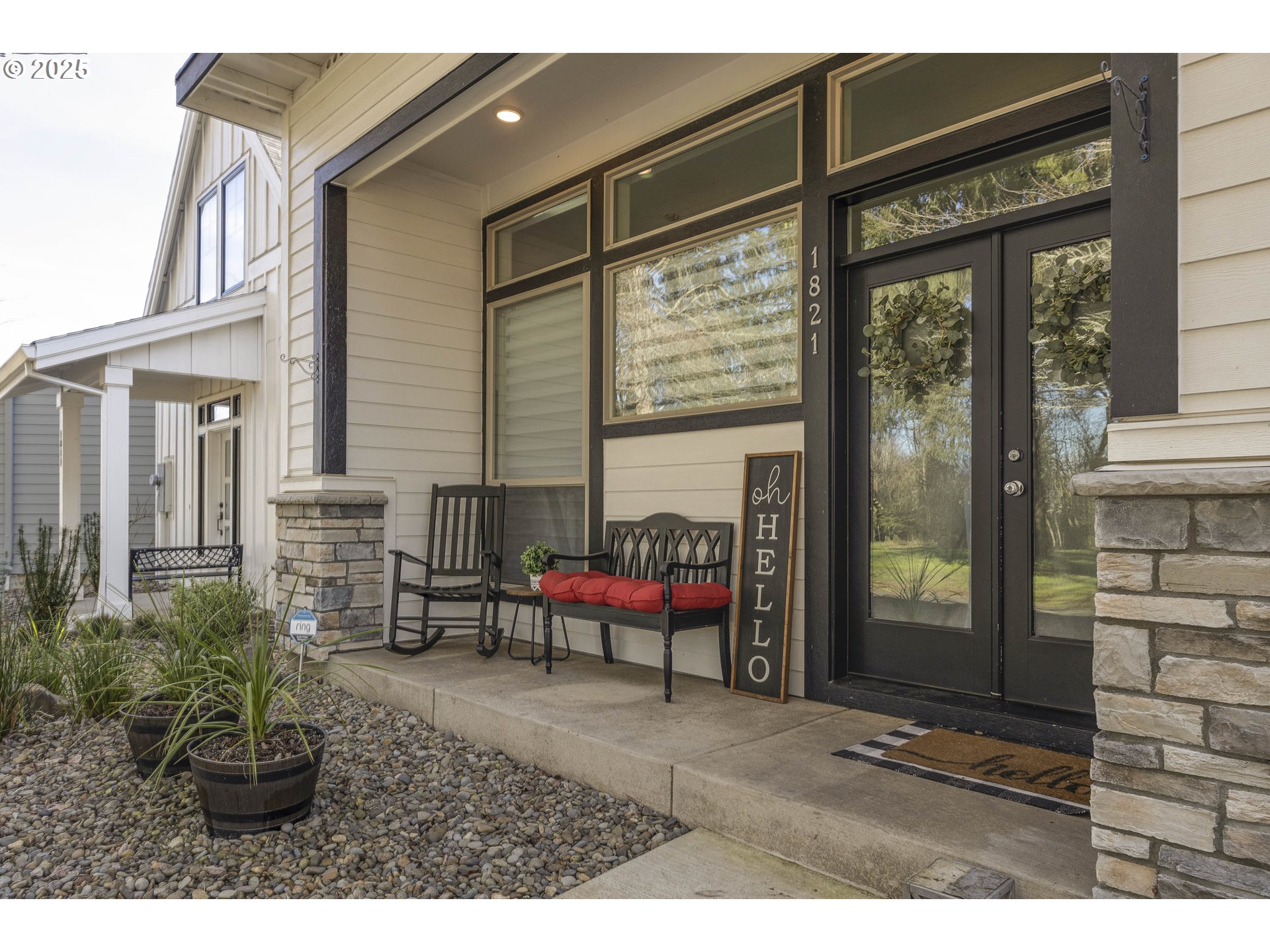 1821 Cousteau Loop Southeast Salem, OR 97302 - Photo 3 of 27 a view of outdoor seating area