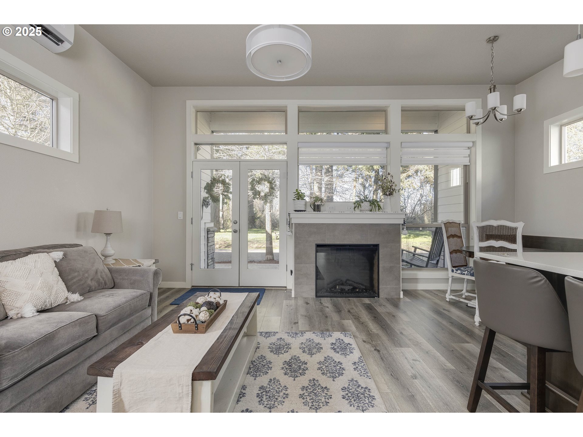 1821 Cousteau Loop Southeast Salem, OR 97302 - Photo 4 of 27 a living room with furniture and a fireplace