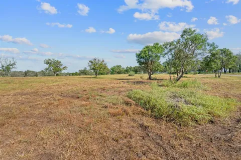 $1,100,000 | 100-200 Contrails Way, Spicewood, TX 78669