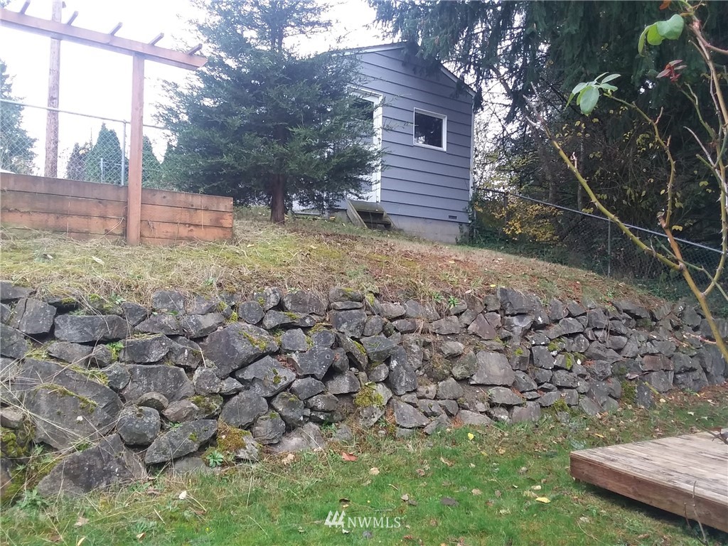 3631 Northeast 7th Place Renton, WA 98056 - Photo 11 of 14