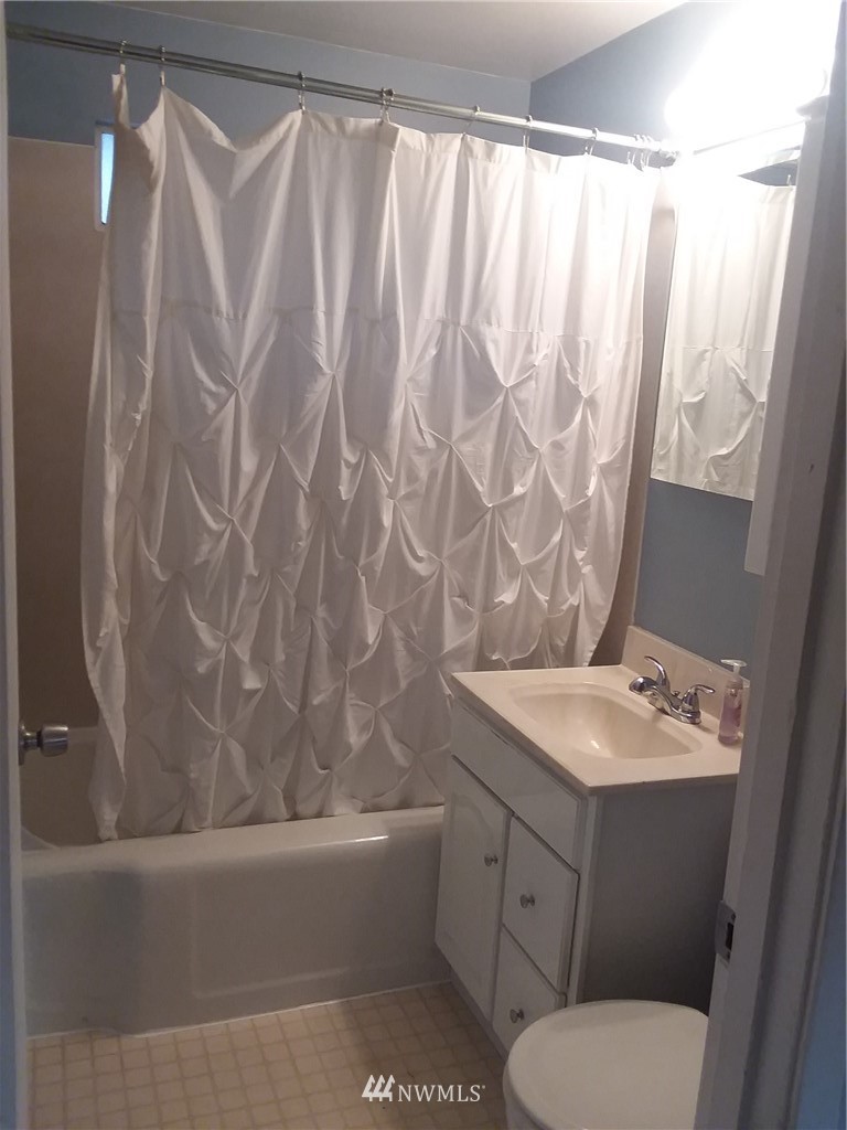3631 Northeast 7th Place Renton, WA 98056 - Photo 7 of 14