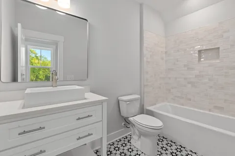 $2,390,000 | 19 Broadway Street, Mount Pleasant, SC 29464