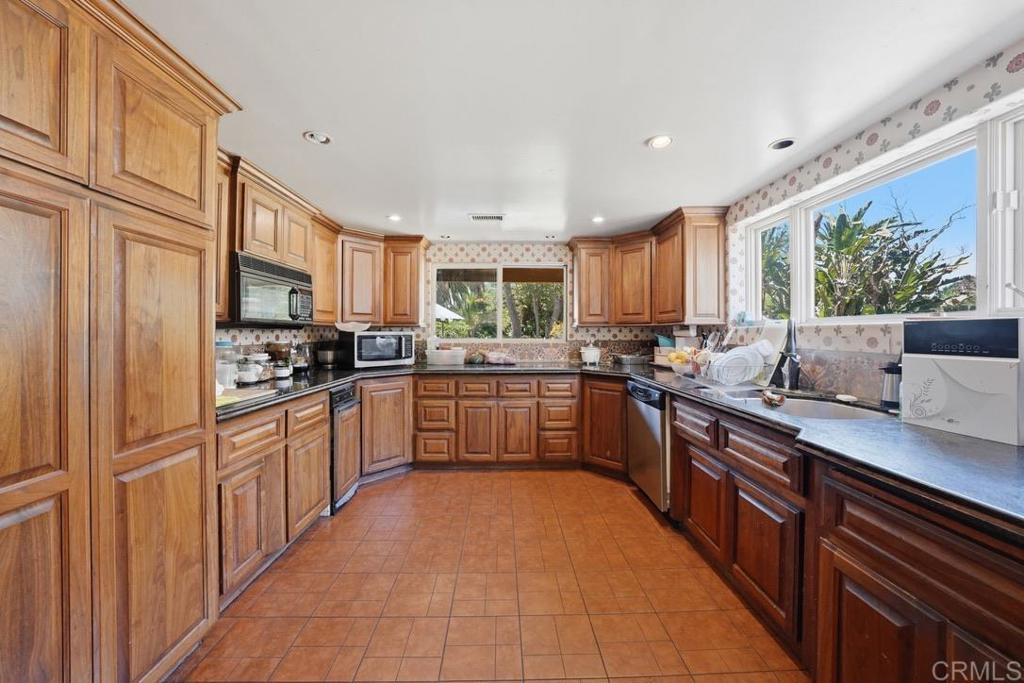 2362 Huffstatler Street Fallbrook, CA 92028 - Photo 8 of 27