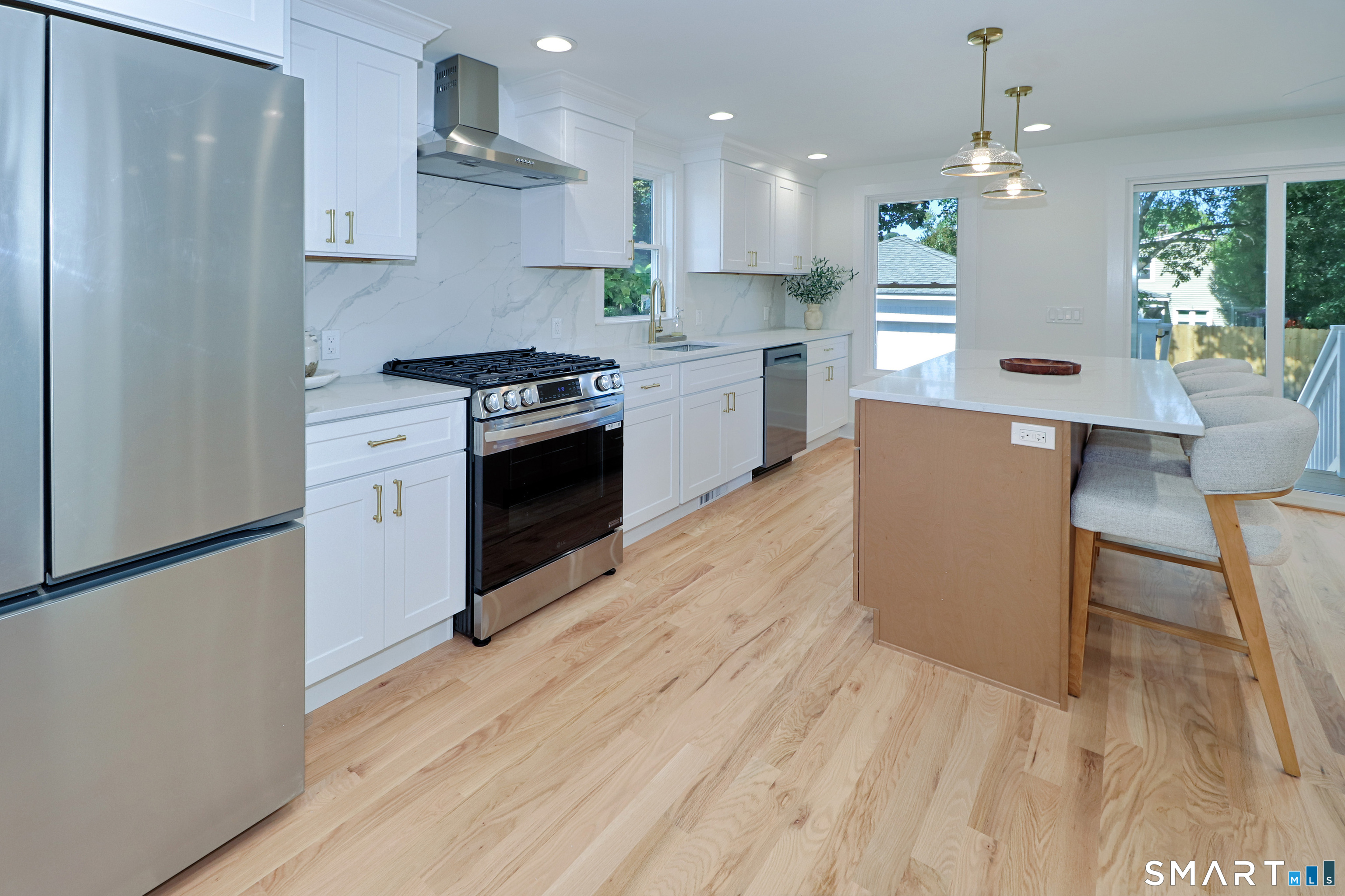 148 Ridgely Avenue Fairfield, CT 06825 - Photo 9 of 37 Gallery Image 9