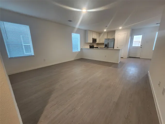 $1,800 | 715 Amberwood Creek Drive, Crosby, TX 77532