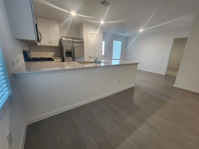 $1,800 | 715 Amberwood Creek Drive, Crosby, TX 77532