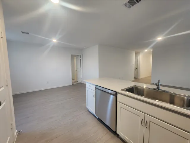 $1,800 | 715 Amberwood Creek Drive, Crosby, TX 77532