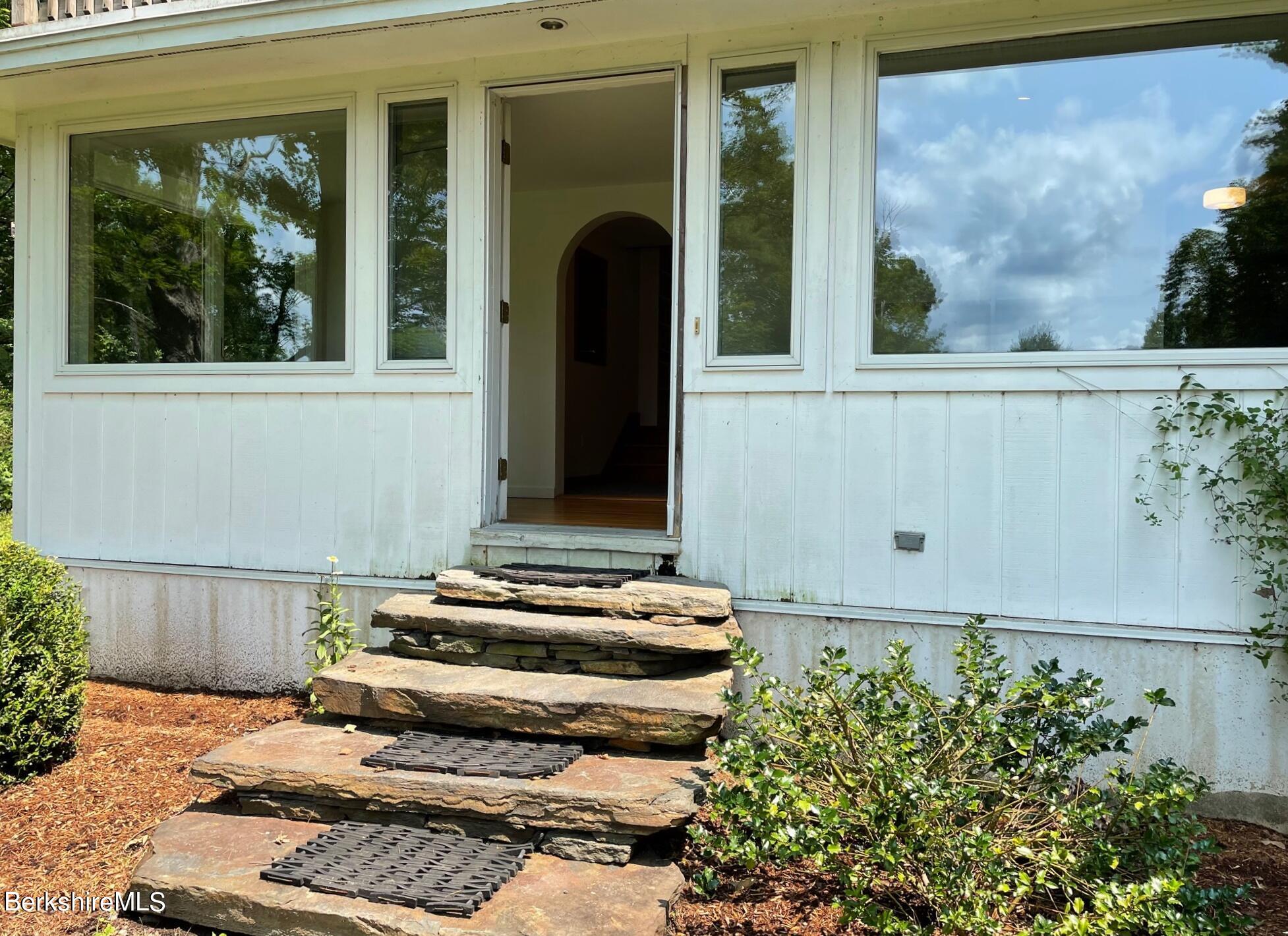 898 North Hoosac Road Williamstown, MA 01267 - Photo 3 of 29 Entrance