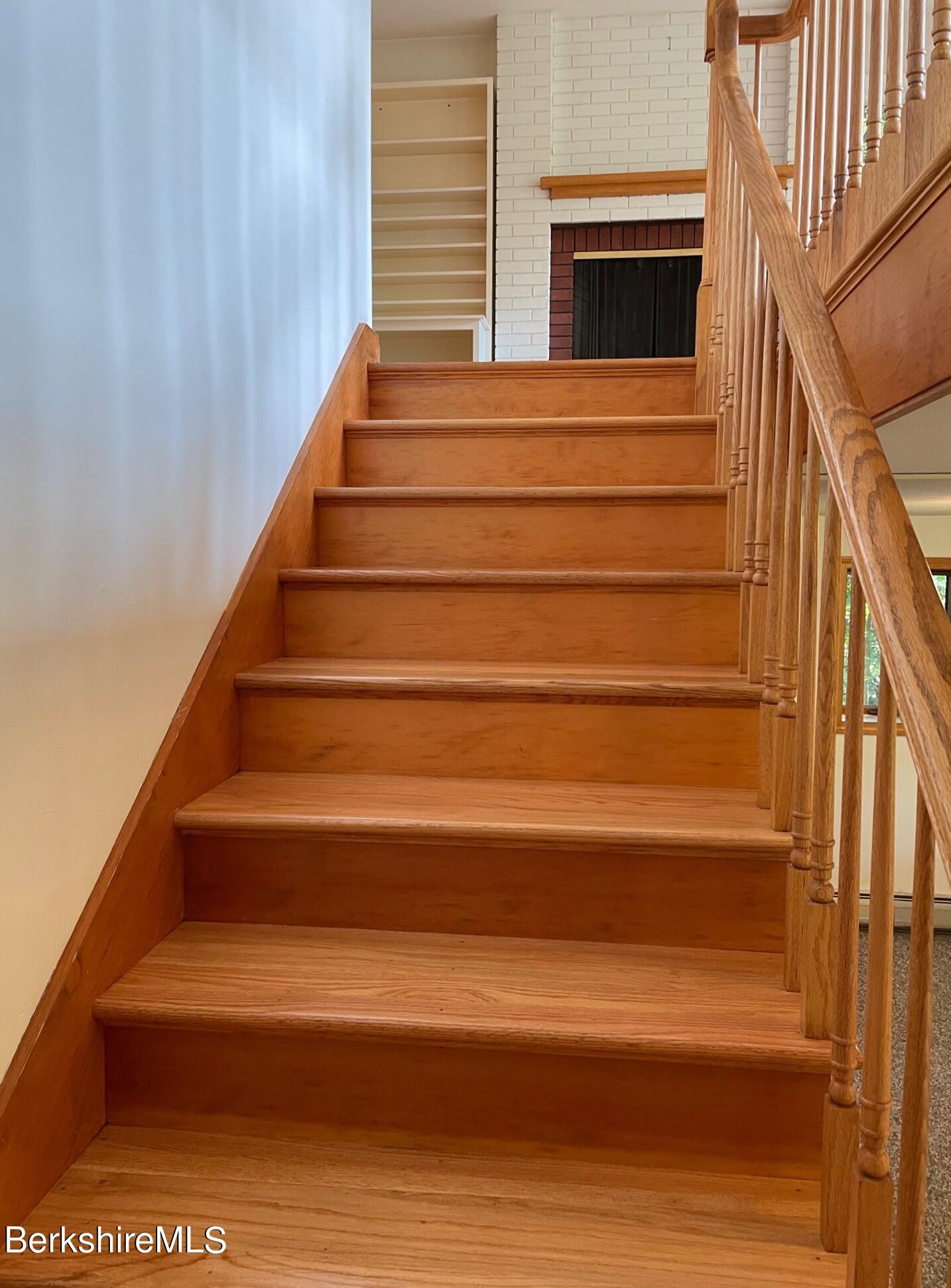 898 North Hoosac Road Williamstown, MA 01267 - Photo 10 of 29 Stairway