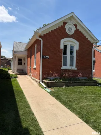 $113,000 | 1225 North 11th Street, Quincy, IL 62301