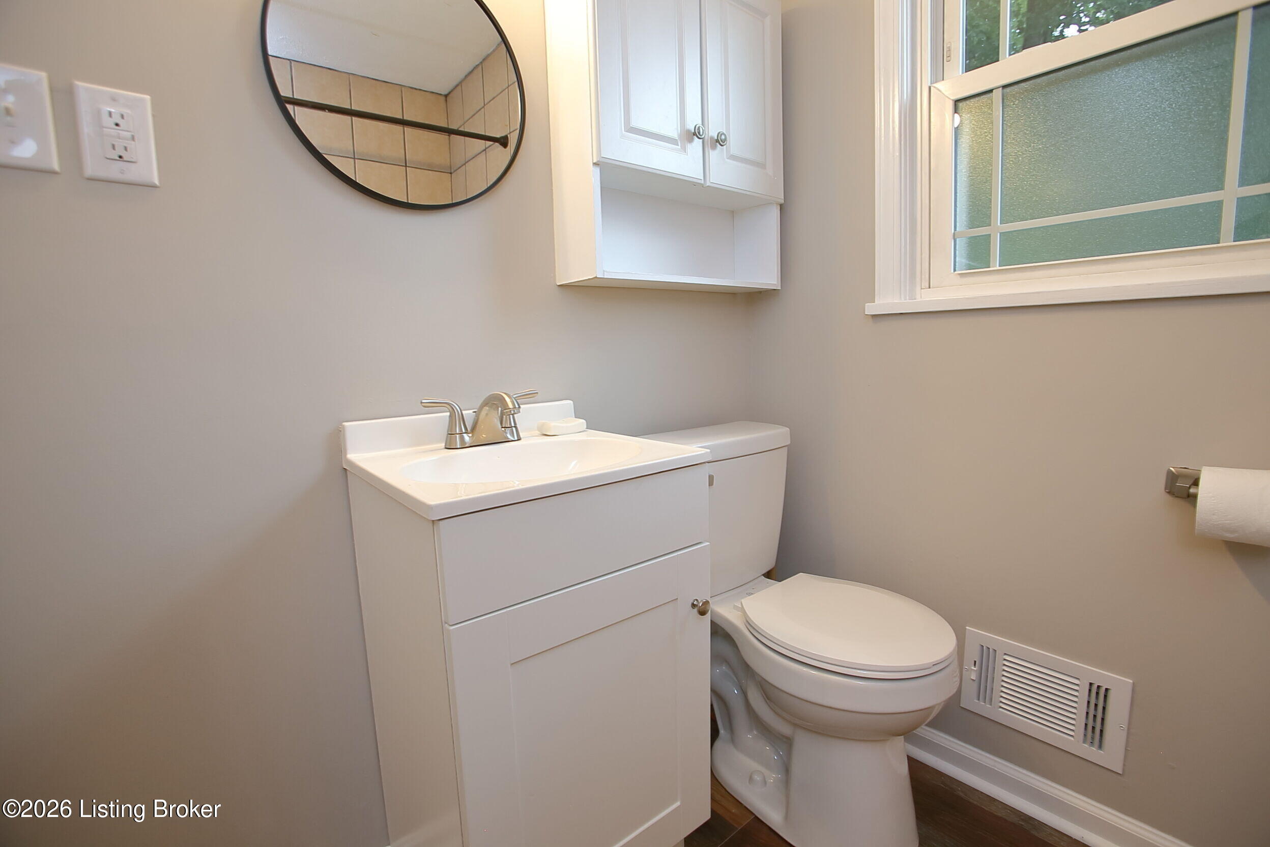 3509 Locklee Road Louisville, KY 40214 - Photo 31 of 53 Full Bath