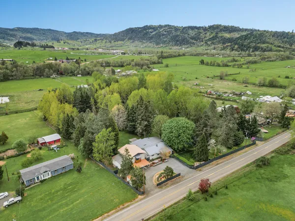 $650,000 | 1381 Oak Hill Road, Roseburg, OR 97471