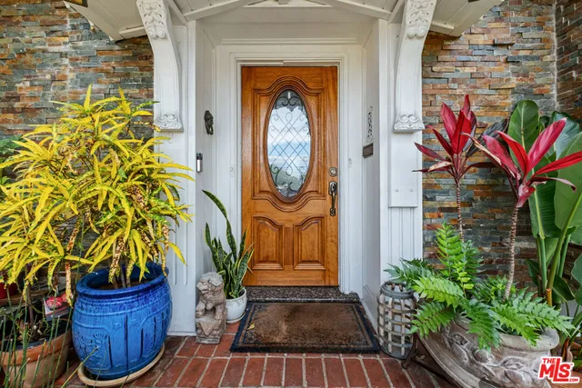 a view of a entryway