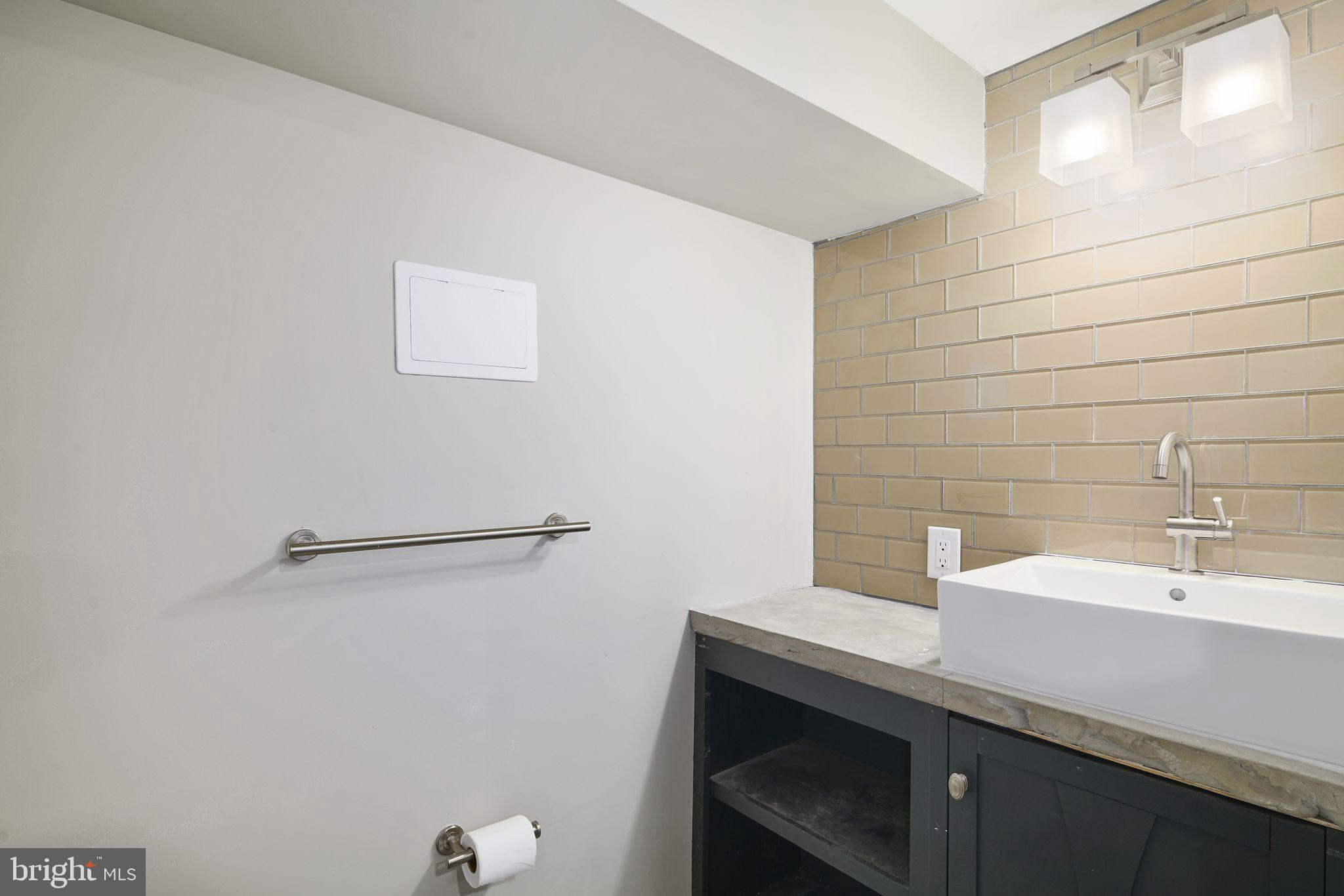 3676 Salina Road Philadelphia, PA 19154 - Photo 27 of 35 Basement Powder Room
