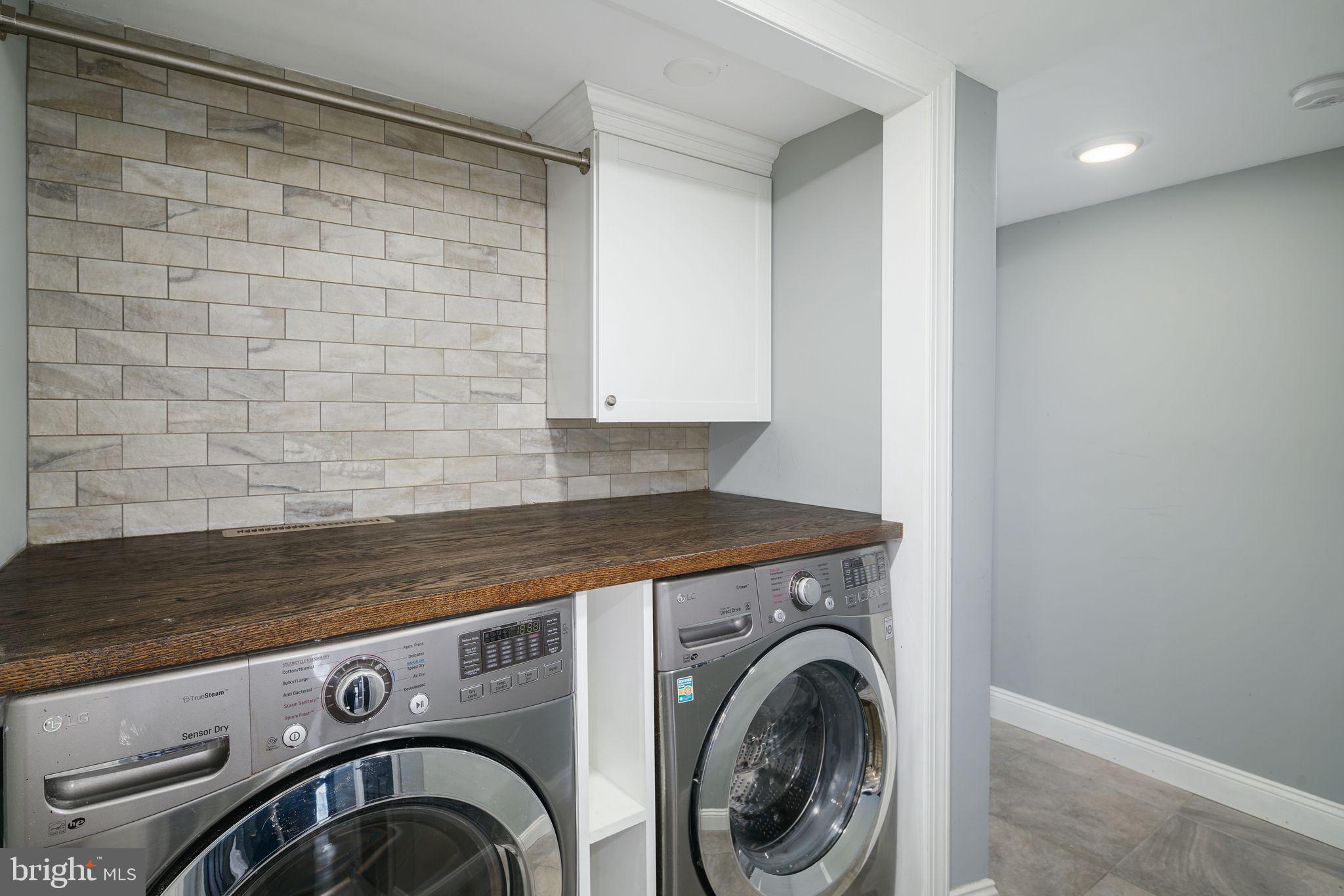 3676 Salina Road Philadelphia, PA 19154 - Photo 28 of 35 Laundry Room