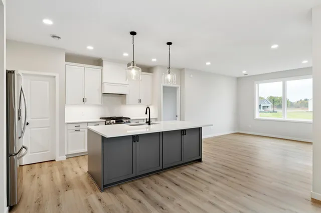 $542,425 | 10969 37th Street North, Lake Elmo, MN 55042