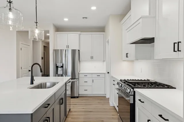 $542,425 | 10969 37th Street North, Lake Elmo, MN 55042