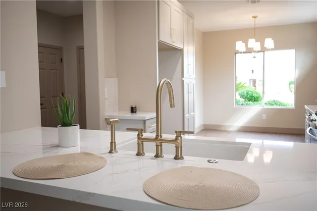 $549,900 | 1977 High Mesa Drive, Henderson, NV 89012