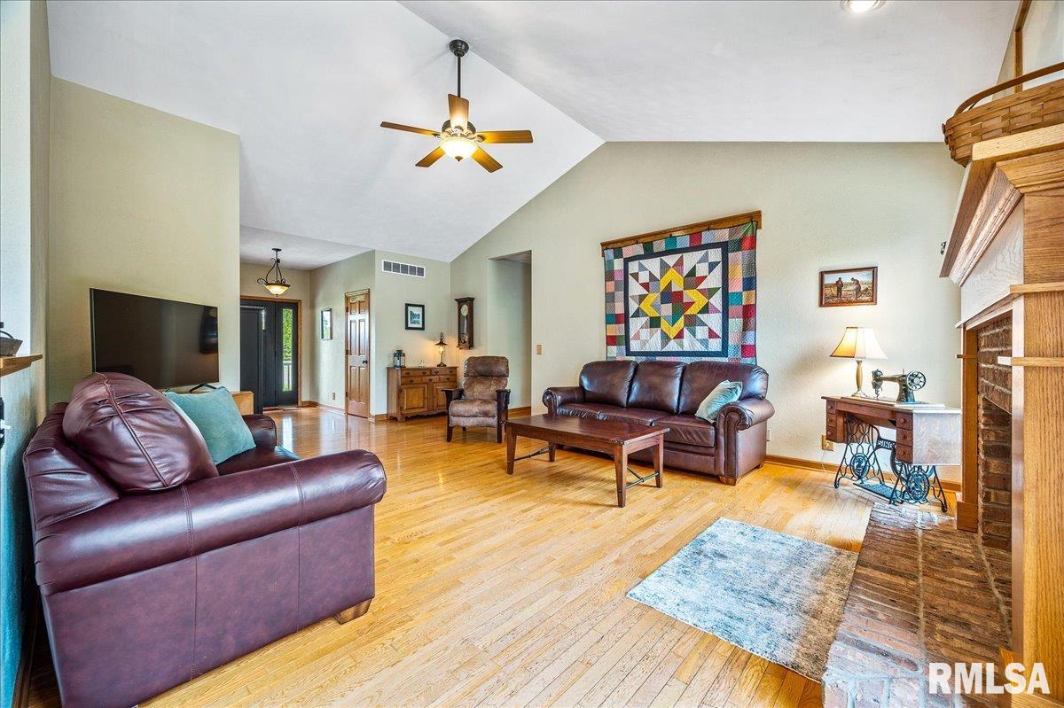 17920 West Lorance Road Princeville, IL 61559 - Photo 5 of 51