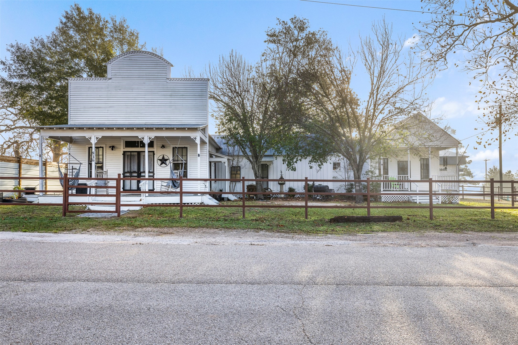 836 Pecan Street New Ulm, TX 78950 - Photo 1 of 22