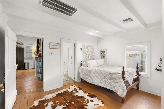 $320,000 | 836 Pecan Street, New Ulm, TX 78950