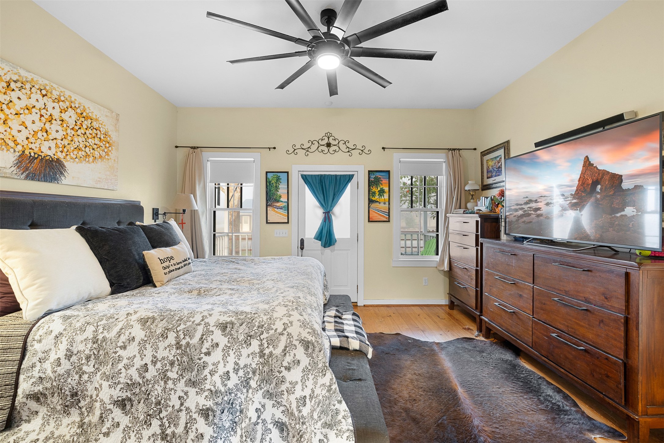 836 Pecan Street New Ulm, TX 78950 - Photo 19 of 22 Primary Bedroom