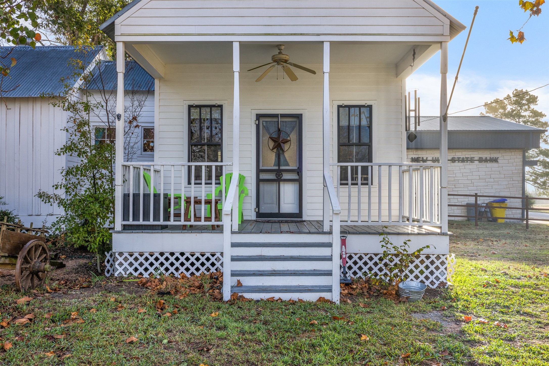 836 Pecan Street New Ulm, TX 78950 - Photo 3 of 22
