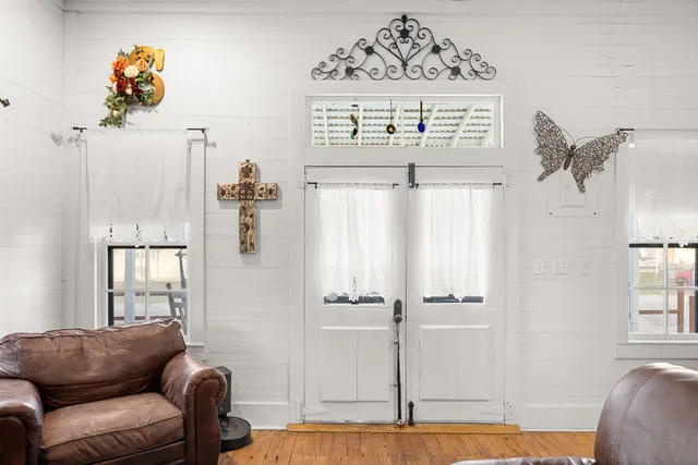 $320,000 | 836 Pecan Street, New Ulm, TX 78950