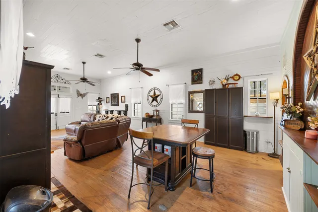 $320,000 | 836 Pecan Street, New Ulm, TX 78950