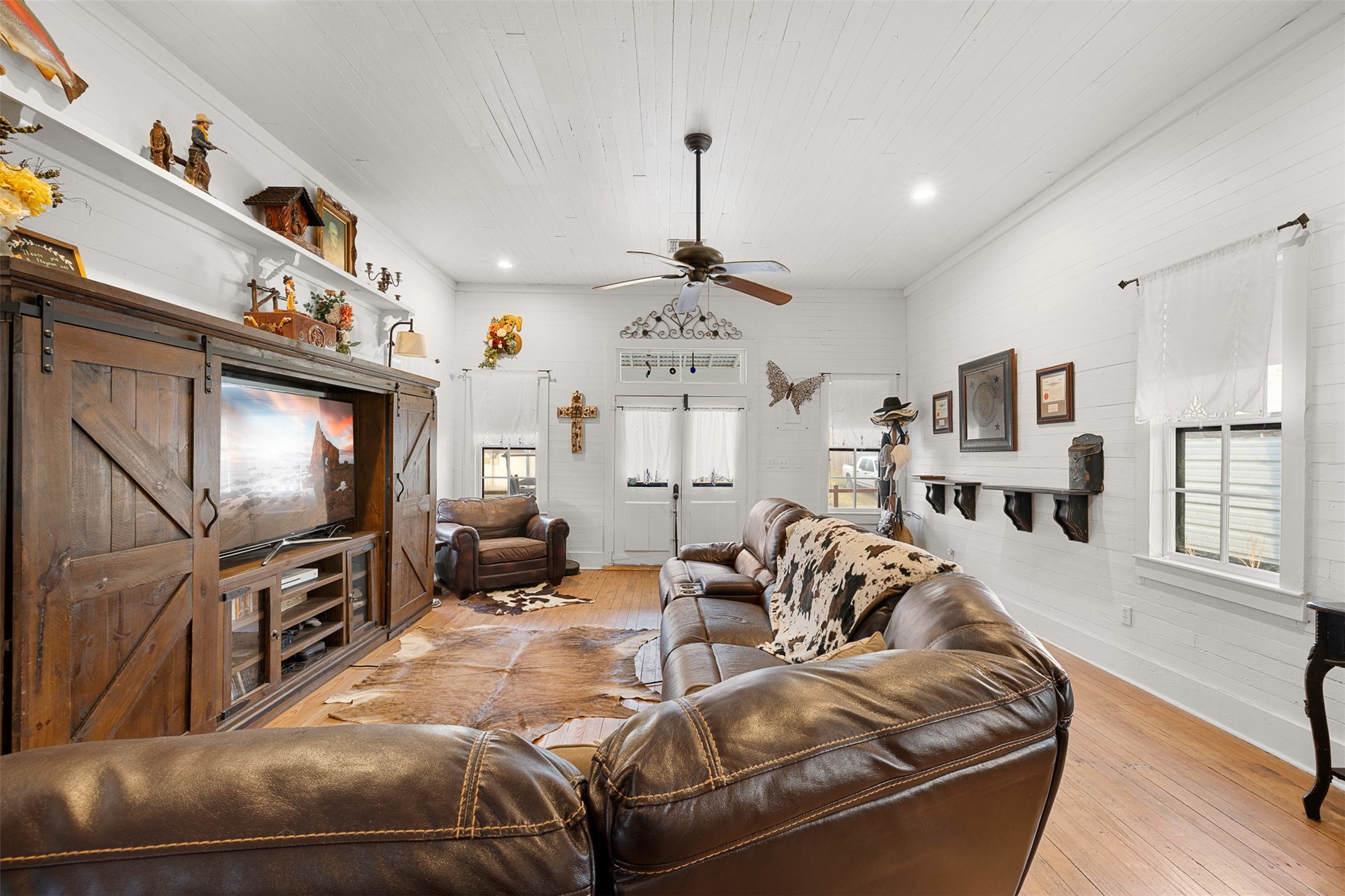 836 Pecan Street New Ulm, TX 78950 - Photo 10 of 22