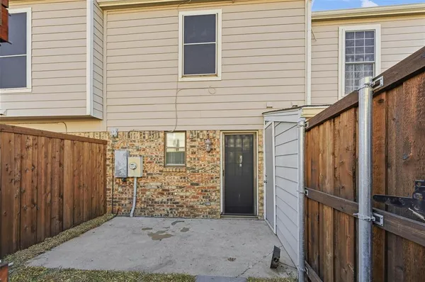 $264,901 | 73 Winchester Drive, Euless, TX 76039