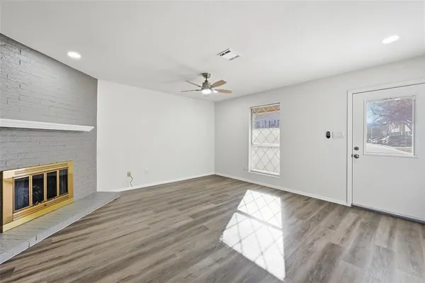 $264,901 | 73 Winchester Drive, Euless, TX 76039