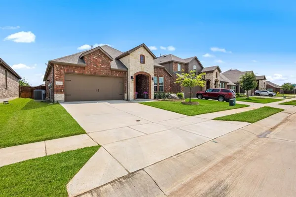 $1,950 | 10920 Los Alamos Drive, Aubrey, TX 76227