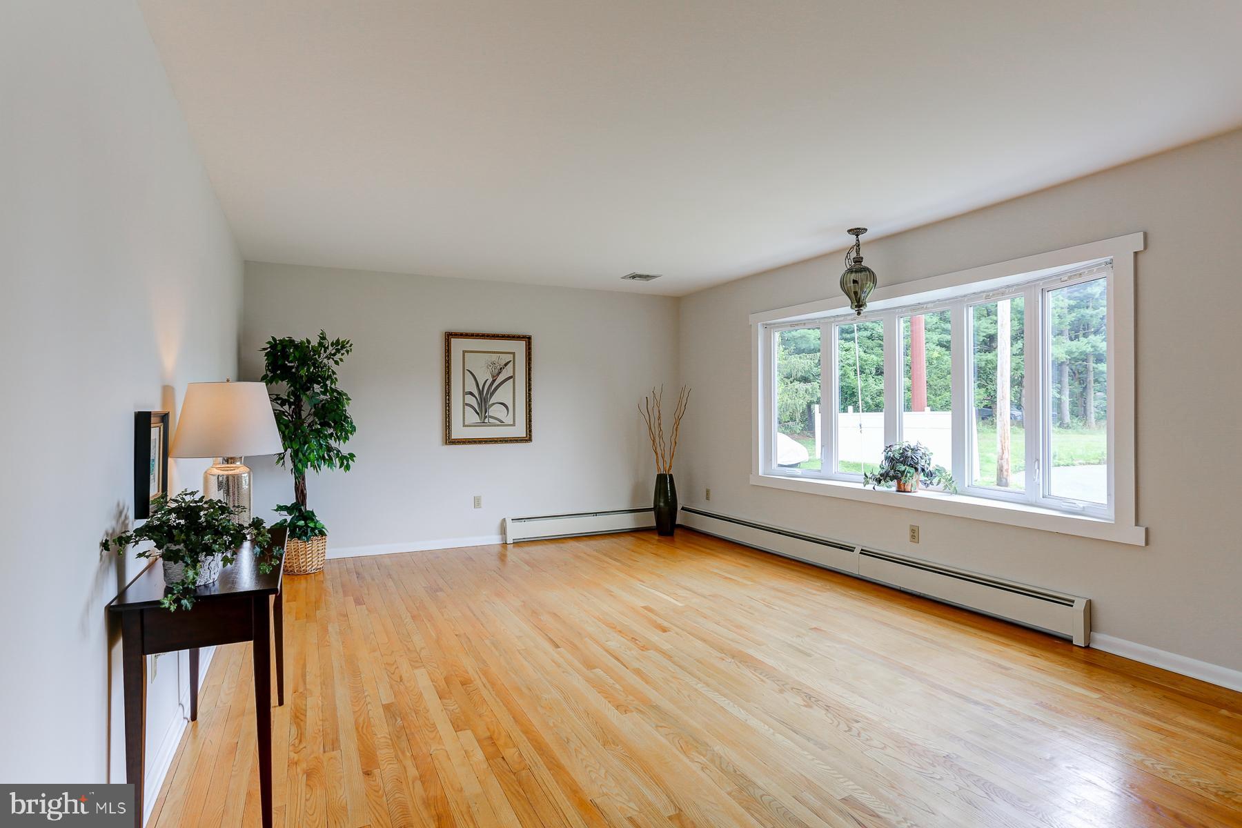 4831 Etta Road Harrisburg, PA 17111 - Photo 4 of 32 Gallery Image 4