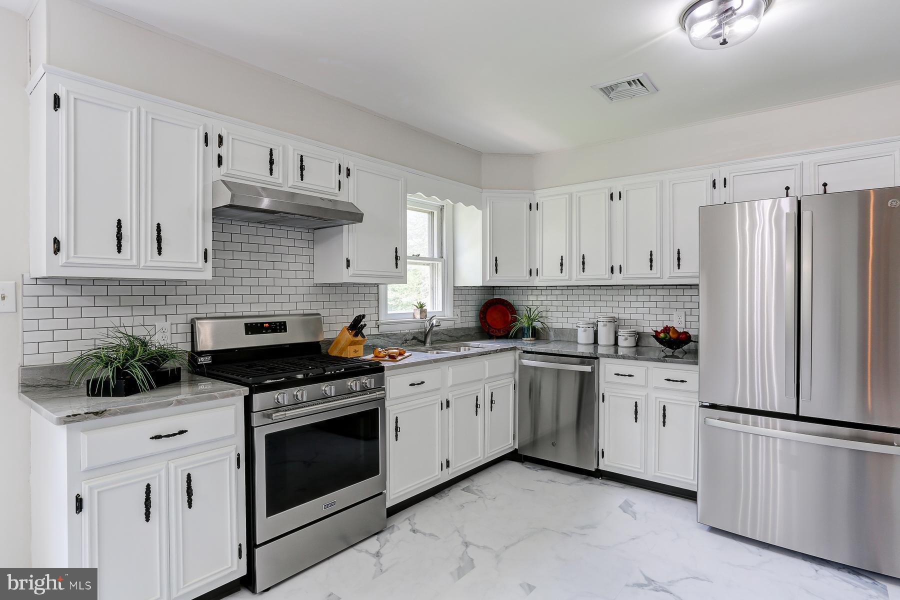 4831 Etta Road Harrisburg, PA 17111 - Photo 8 of 32 Gallery Image 8