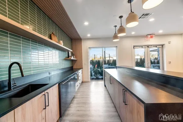 $2,400 | 1 Nolan Way, Unit JR, East Brunswick, NJ 08816