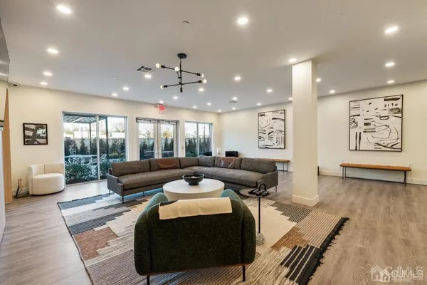 $2,400 | 1 Nolan Way, Unit JR, East Brunswick, NJ 08816