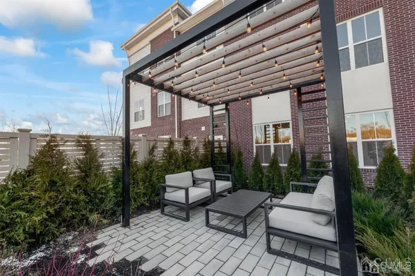 $2,400 | 1 Nolan Way, Unit JR, East Brunswick, NJ 08816