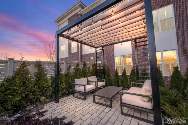 $2,400 | 1 Nolan Way, Unit JR, East Brunswick, NJ 08816