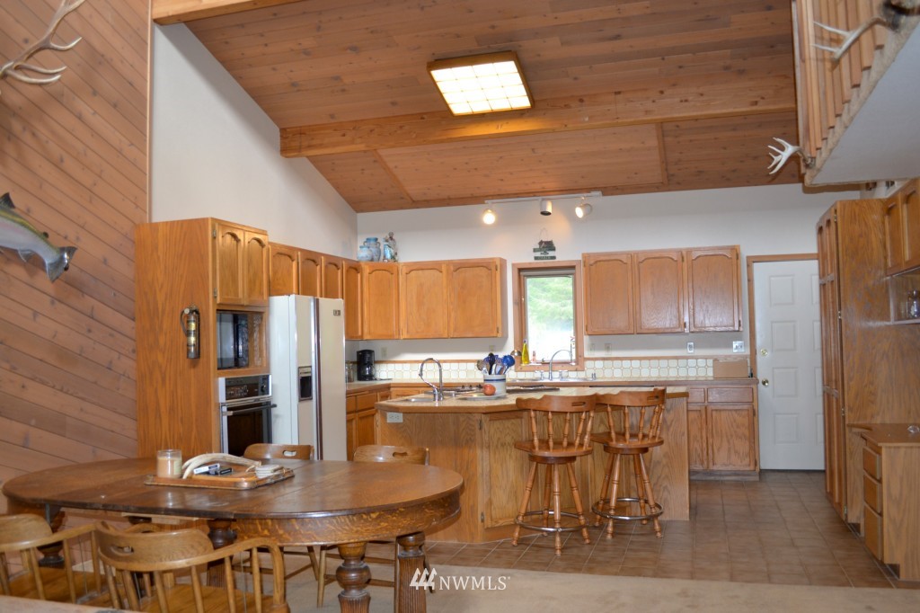507 Quillayute Road Forks, WA 98331 - Photo 4 of 14 Gallery Image 4