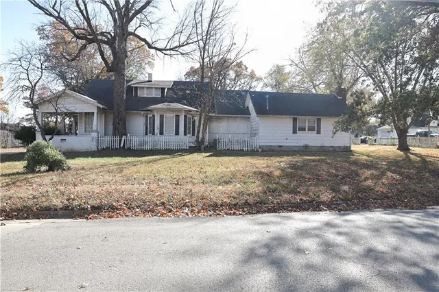 $130,000 | 506 South Ash Street, Nevada, MO 64772