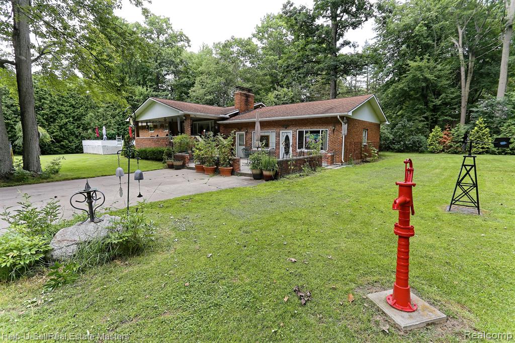 4509 Atkins Road Port Huron, MI 48060 - Photo 7 of 67